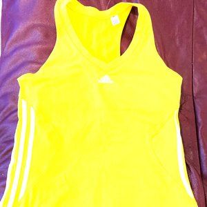 Women Tennis top Adidas Size M Yellow white Tank Athletic FREE SHIPPING!! NWOT